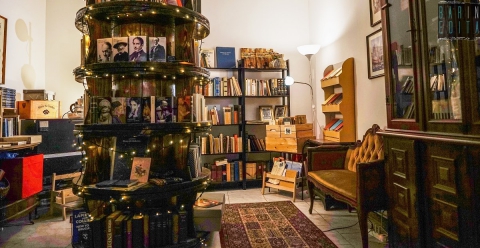 Bari, nel rione San Pasquale la libreria che vende solo volumi di poesia: � l'unica in Italia